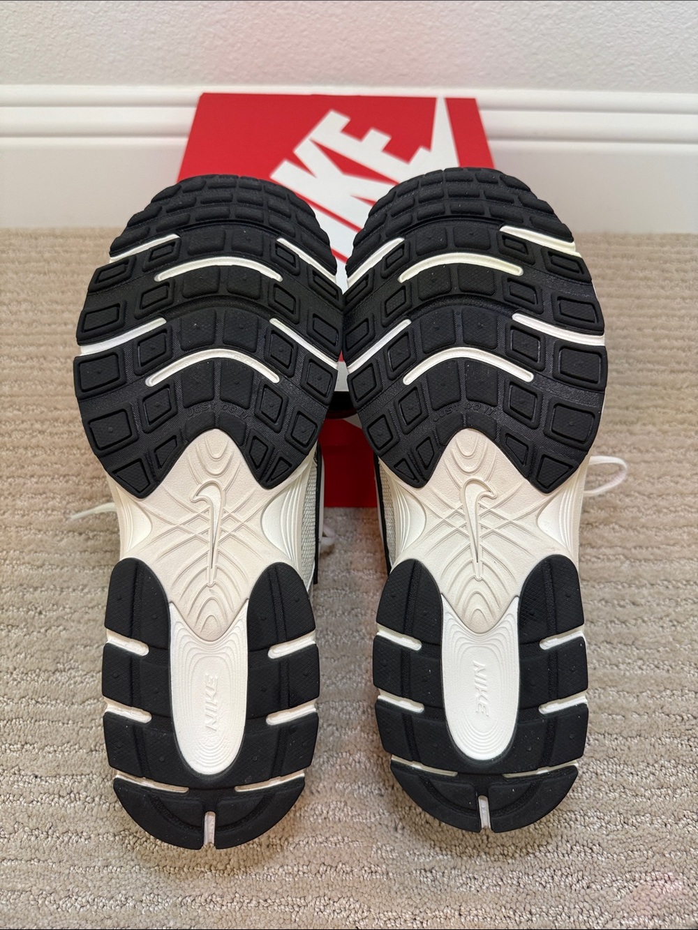 Nike V5 RNR Sneakers - Picture 5 of 7